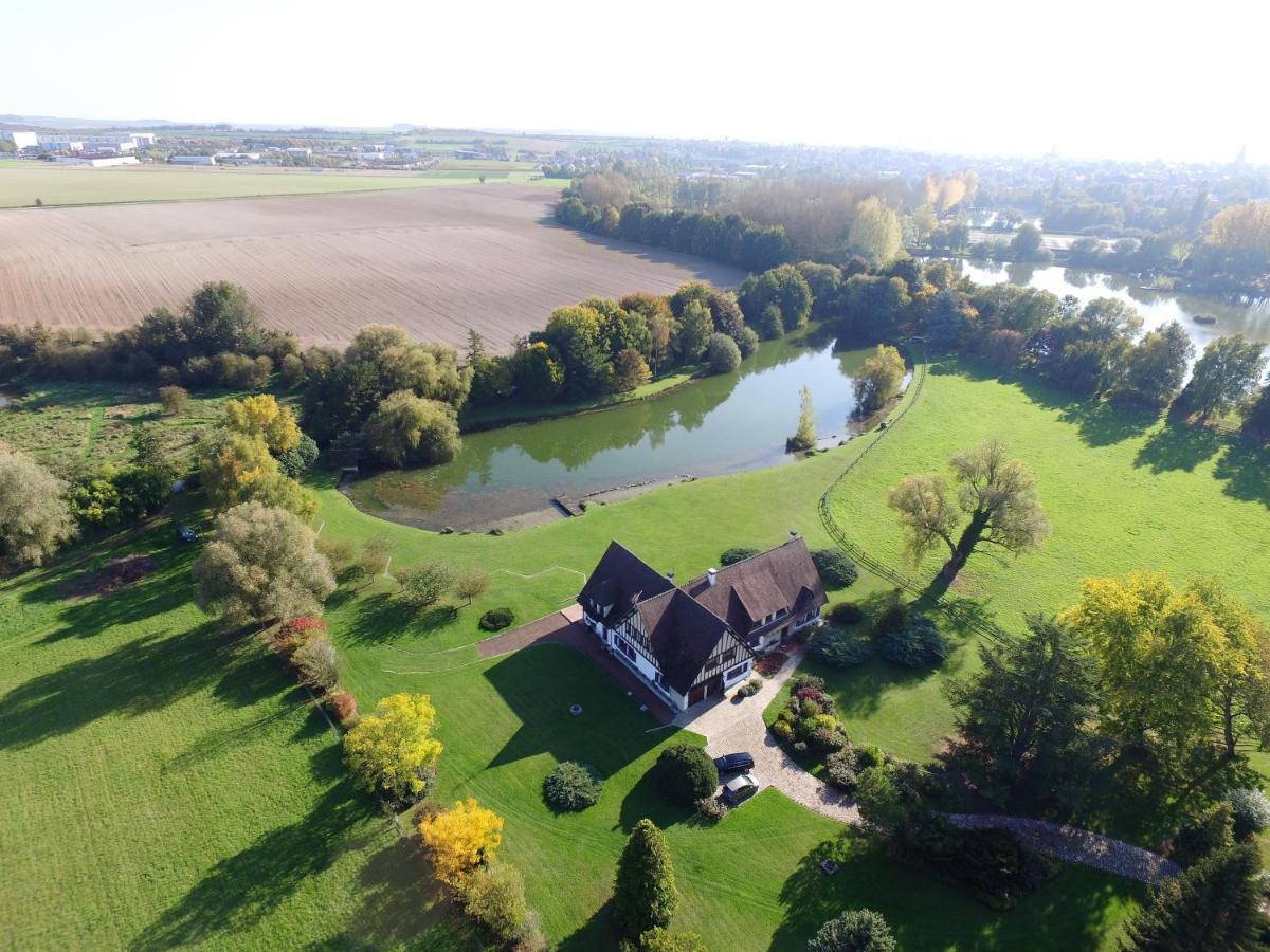 Domaine D'Aveluy Bed and Breakfast Esterno foto